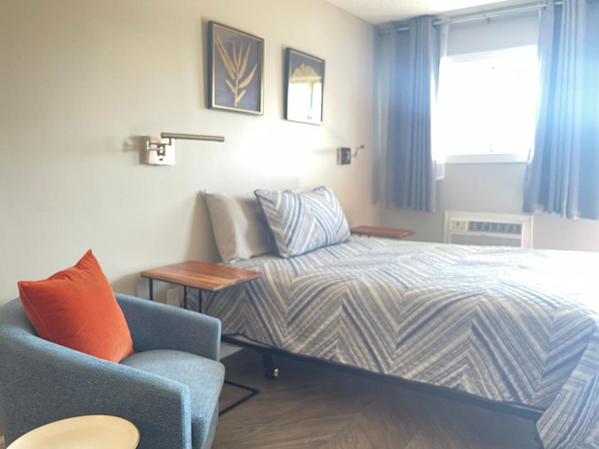 Hotel Lake Anna Glenora Екстериор снимка