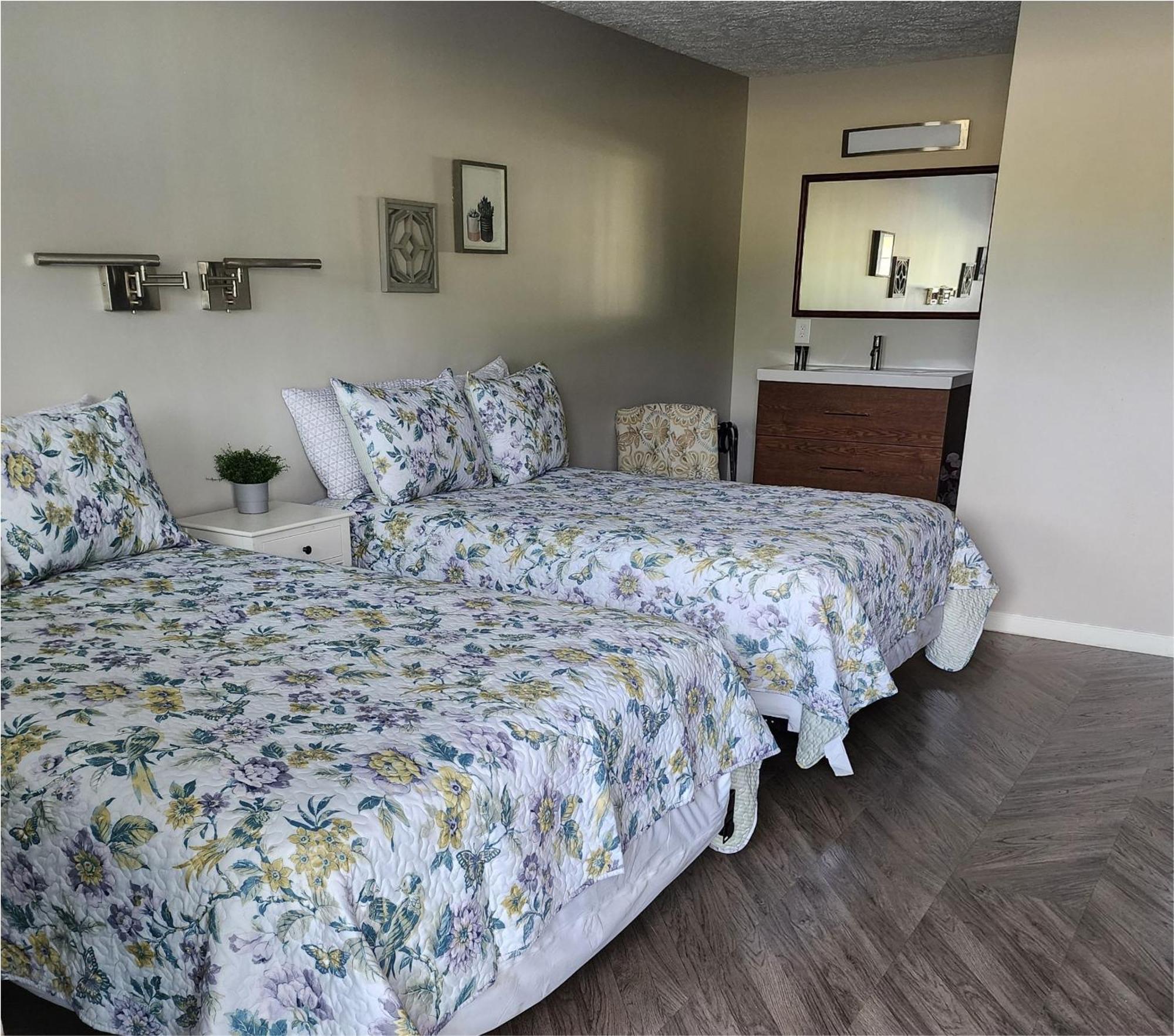Hotel Lake Anna Glenora Екстериор снимка